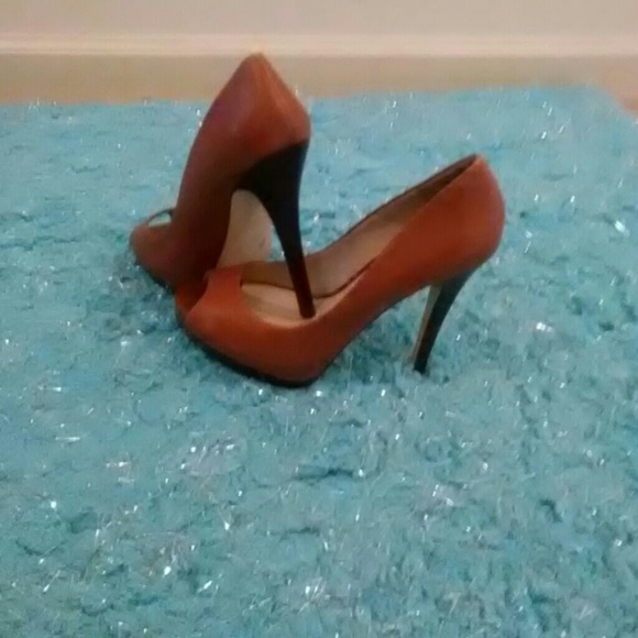 Shoes - Picture 2 of 4